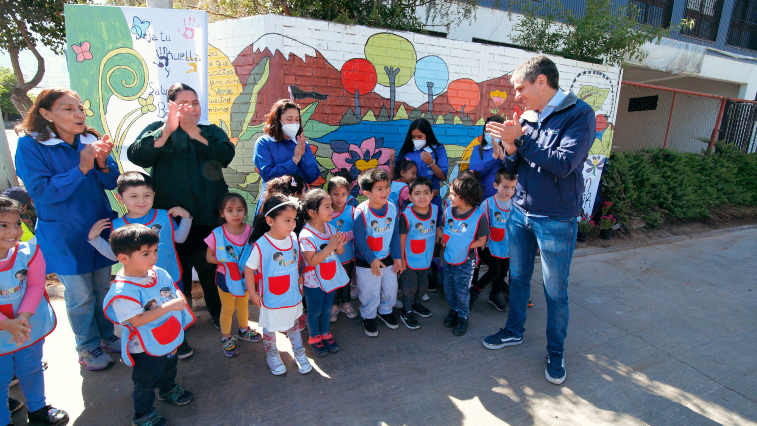 MURO NIÑOS | Municipalidad de La Reina